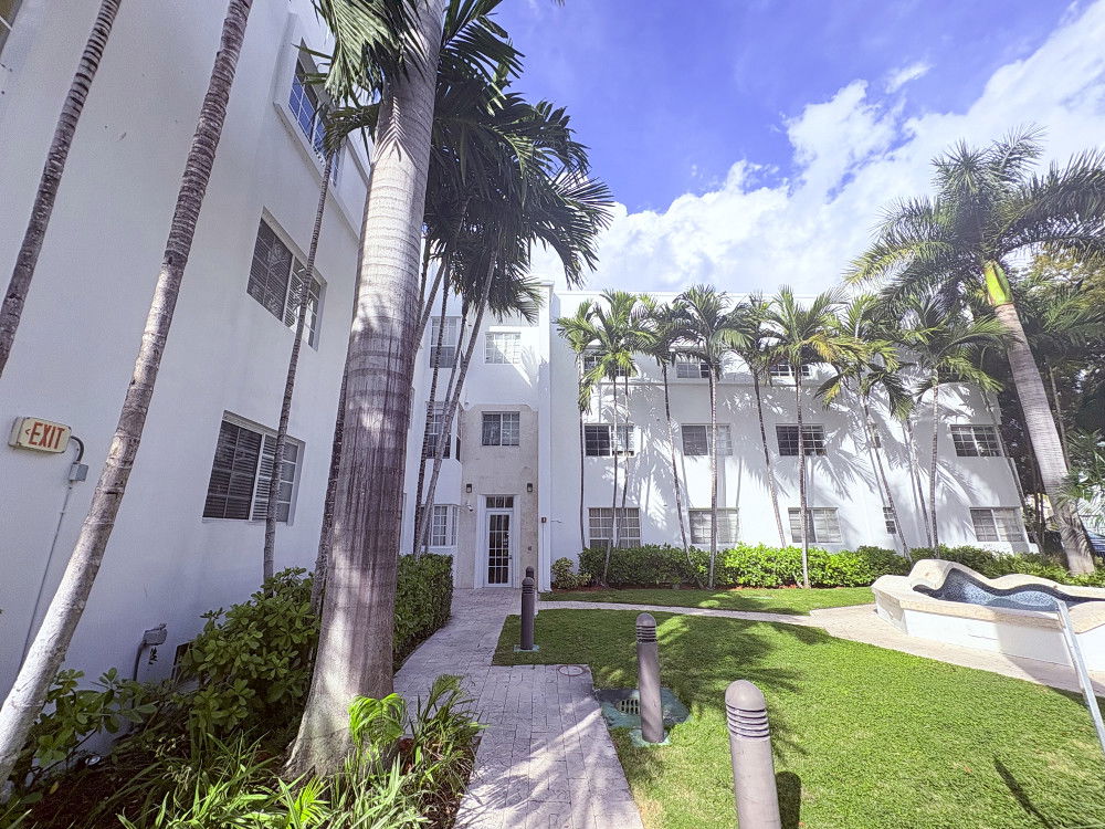 1300 Social Club  photo 2